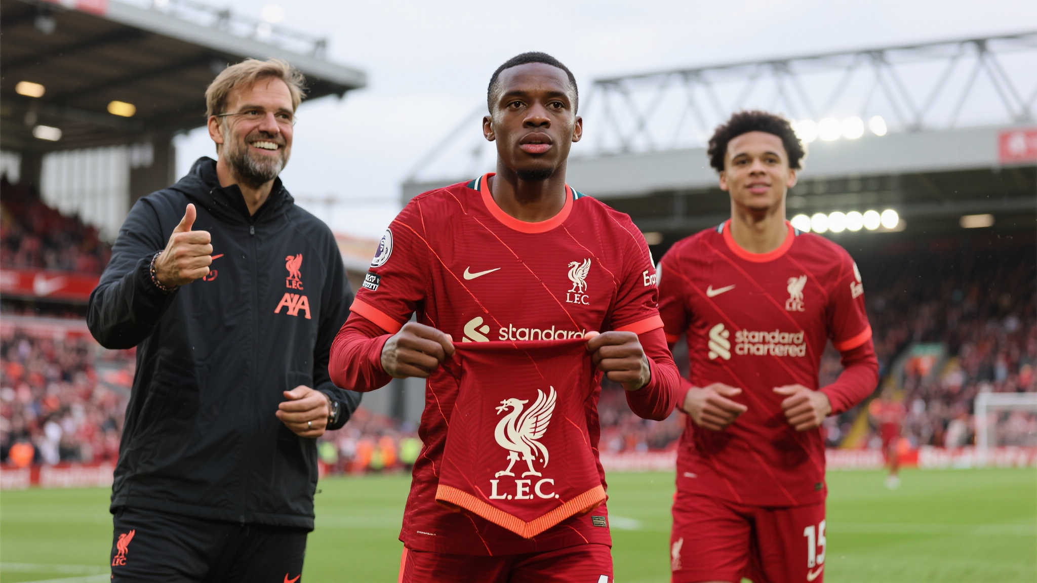 记者:药厂与利物浦就宽萨转会细节展开深入谈判,协议接近达成